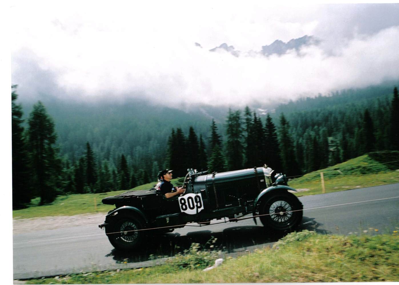 VBE-prepared vintage Bentley in profile